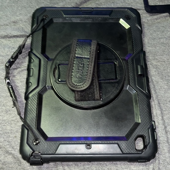 !SOLD! Apple iPad 8th Generation 32GB Wi-Fi + Cellular Capability - Picture 5 of 5